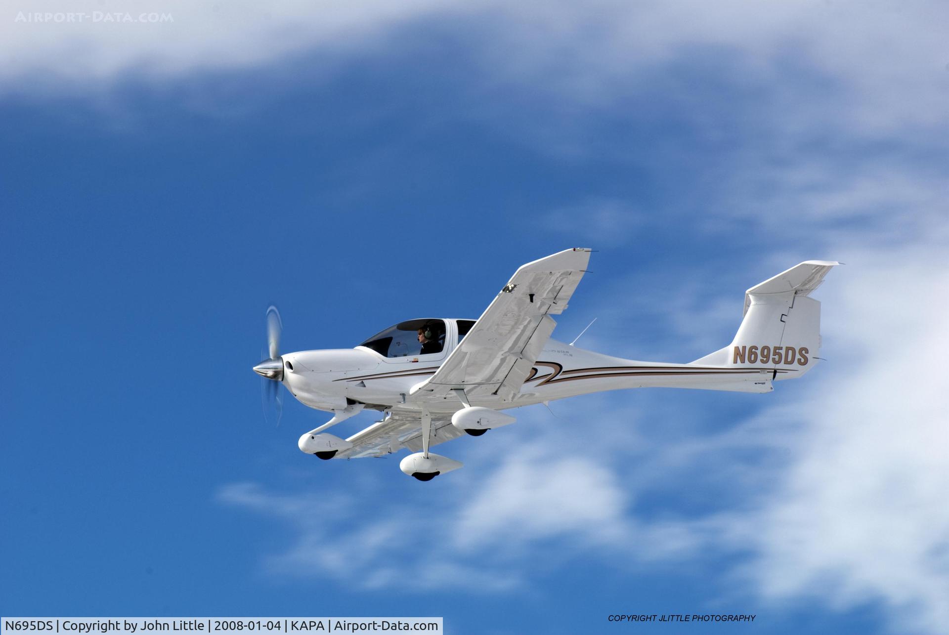 N695DS, 2007 Diamond DA-40 Diamond Star C/N 40.865, Approach to 17L