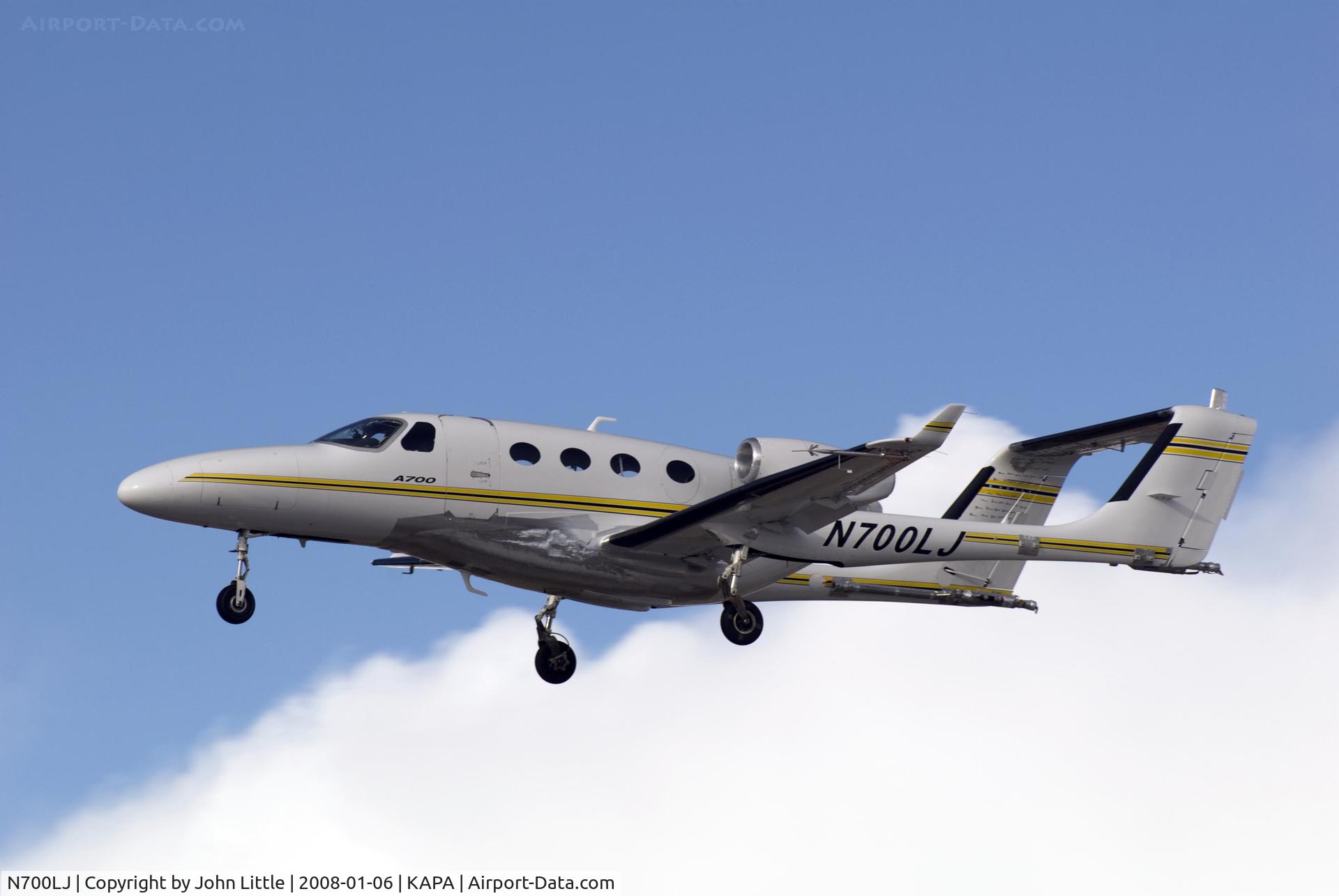 N700LJ, 2006 Adam Aircraft A700 C/N 0002, Approach to 17L