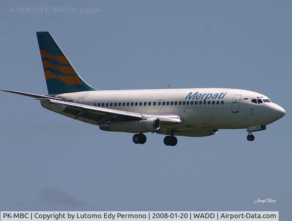 PK-MBC, 1981 Boeing 737-230 C/N 22129, Final RW 27 at DPS