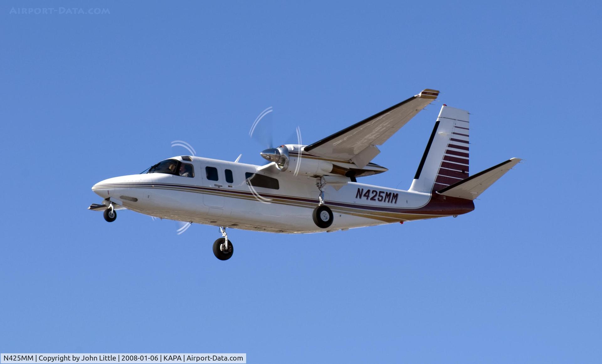 N425MM, 1981 Gulfstream American 690C Jetprop 840 C/N 11699, Approach for Touch and Go 17L