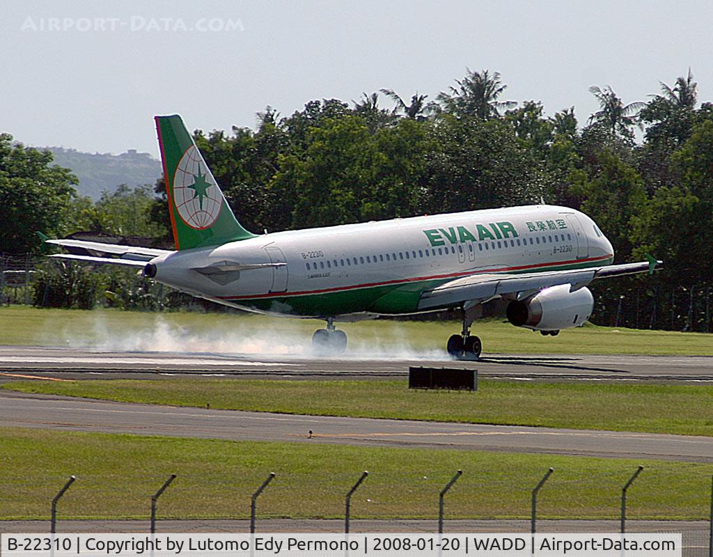 B-22310, 1998 Airbus A320-232 C/N 791, Just landed at WADD