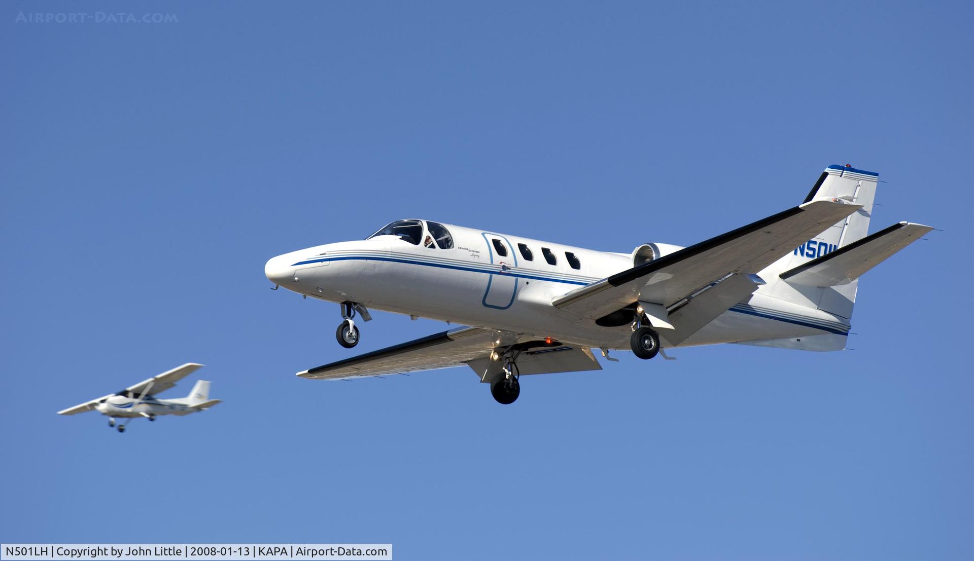 N501LH, 1976 Cessna 500 Citation C/N 500-0342, Approach to 17L with traffic for 17R