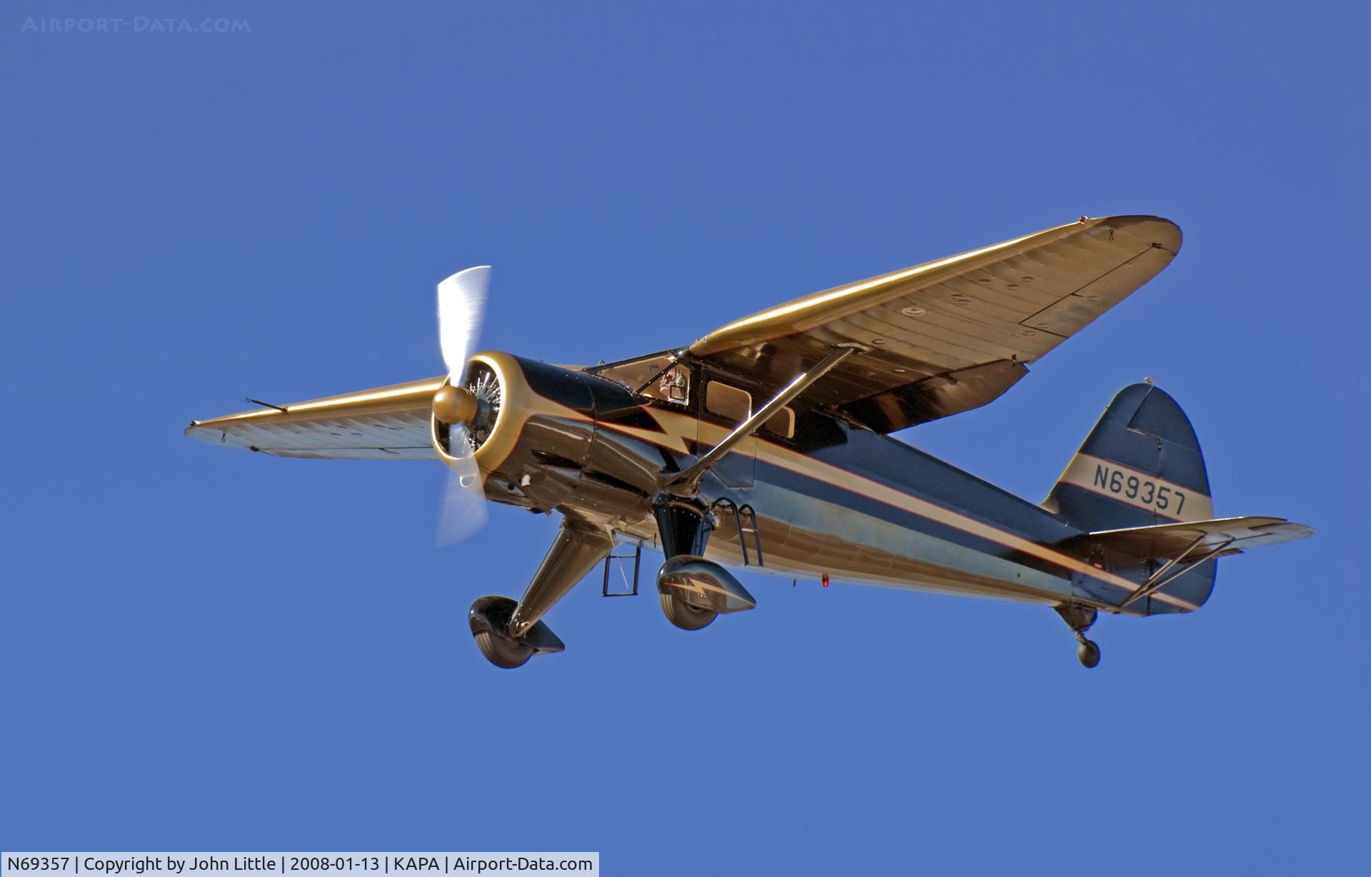 N69357, 1944 Stinson V77 Reliant C/N 77-448, Beautiful Stinson on an easy and slow approach to 17L
