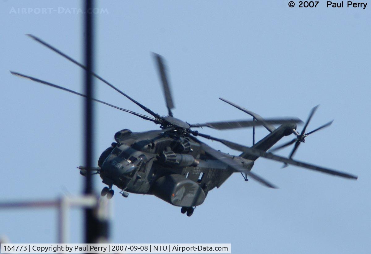 164773, Sikorsky MH-53E Sea Dragon C/N 65-616, One of the Vanguard's helos livening up the crowd