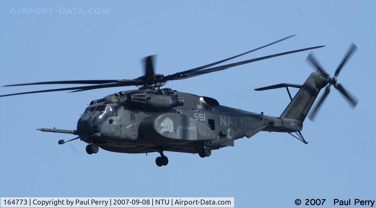 164773, Sikorsky MH-53E Sea Dragon C/N 65-616, Passing by the showline