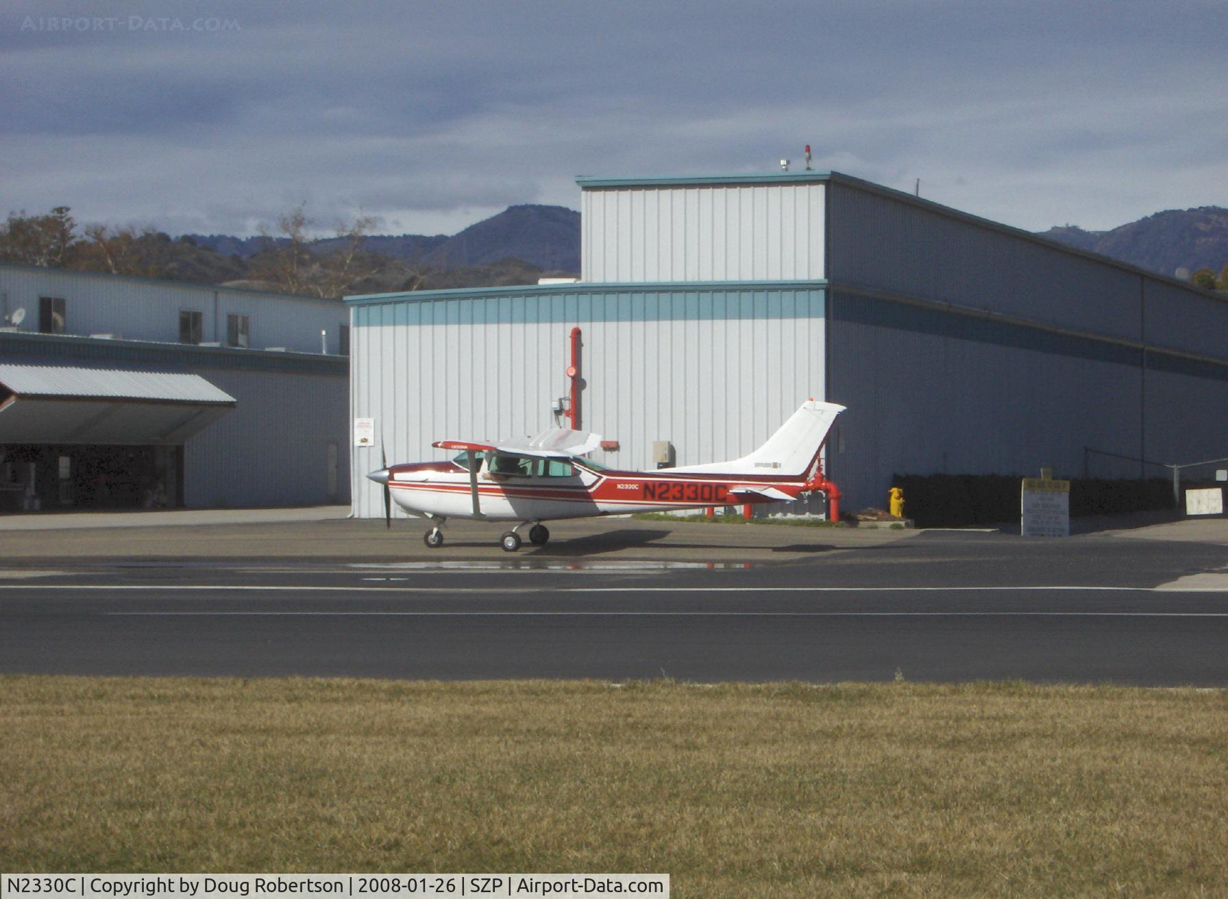 N2330C, 1978 Cessna R182 Skylane RG C/N R18200151, 1978 Cessna R182 SKYLANE RG, Lycoming O-540-J3C5D, taxi to Rwy 04
