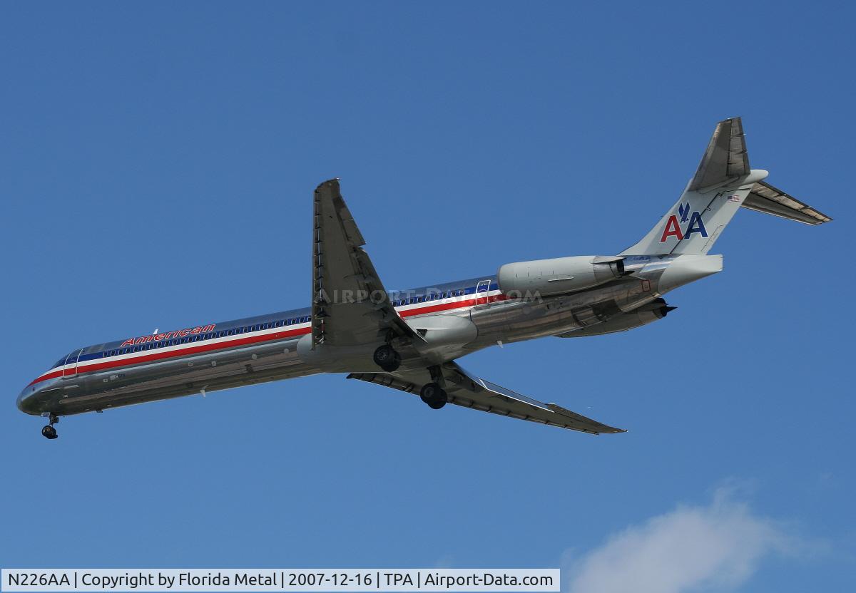 N226AA, 1983 McDonnell Douglas MD-82 (DC-9-82) C/N 49176, American