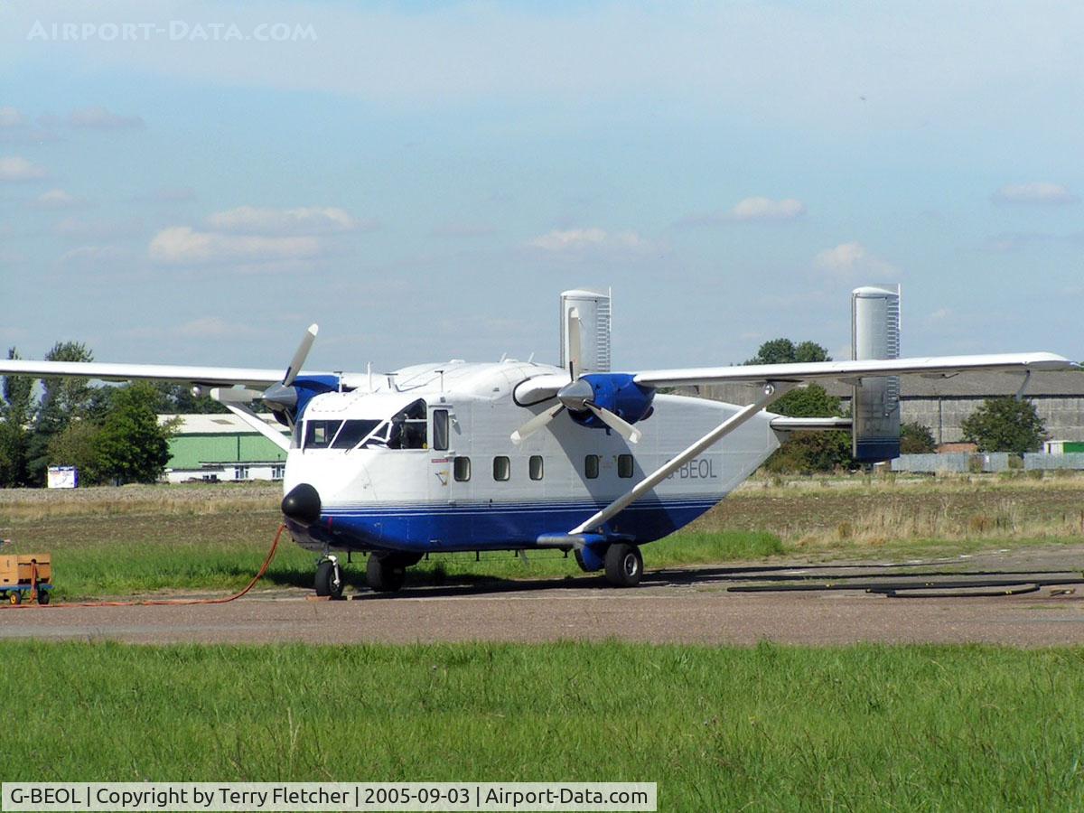 G-BEOL, 1977 Short SC-7 Skyvan 3-100 C/N SH.1954, This Skyvan was in use at the Langar Skydiving Centre in 2005
