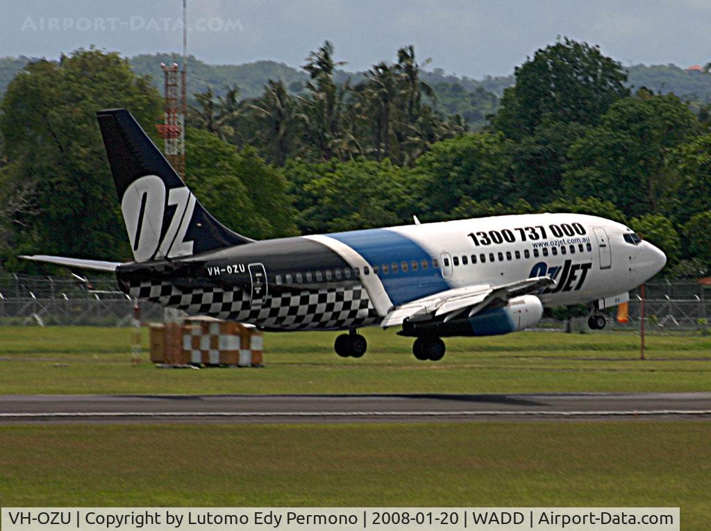 VH-OZU, 1975 Boeing 737-229 C/N 21176, Just landed RW 27 at WADD