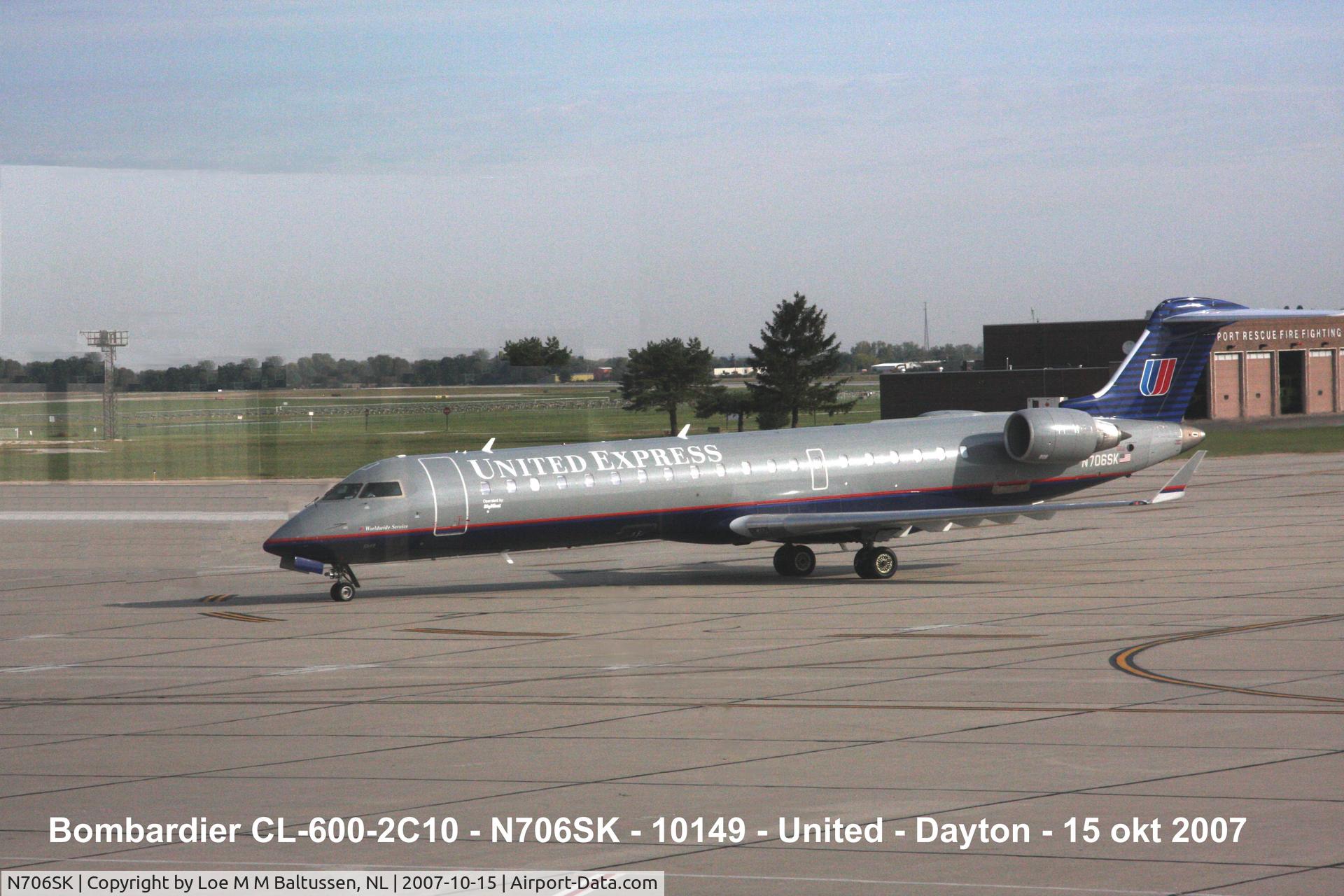 N706SK, 2004 Bombardier CRJ-701 (CL-600-2C10) Regional Jet C/N 10149, Arriving at Dayton Int'l Airport