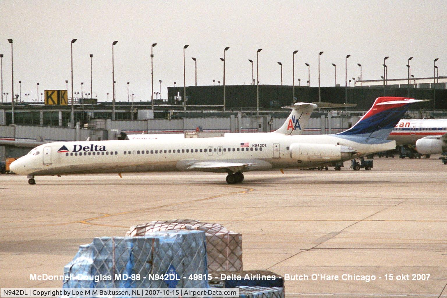 N942DL, 1989 McDonnell Douglas MD-88 C/N 49815, A long Niner passing Terminal 2, O'Hare Chicago