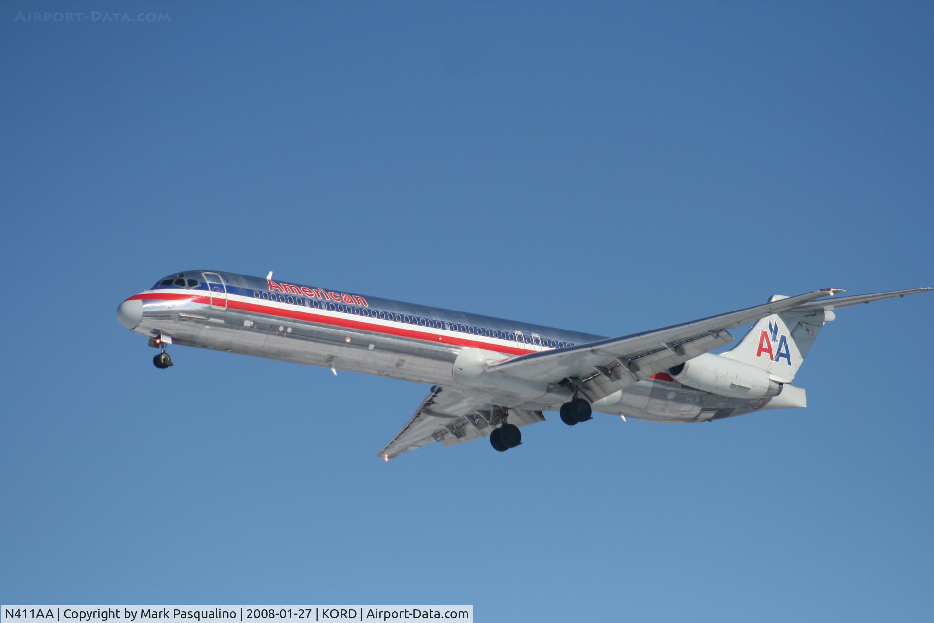 N411AA, 1986 McDonnell Douglas MD-82 (DC-9-82) C/N 49322, MD-82