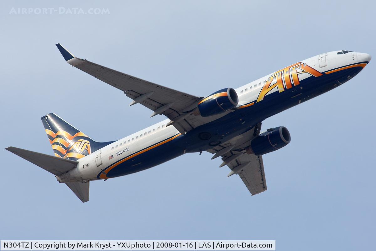 N304TZ, 2001 Boeing 737-83N C/N 30675, Departing RWY07R.