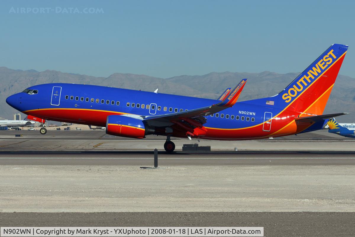 N902WN, 2007 Boeing 737-7H4 C/N 36615, Landing via RWY25L.