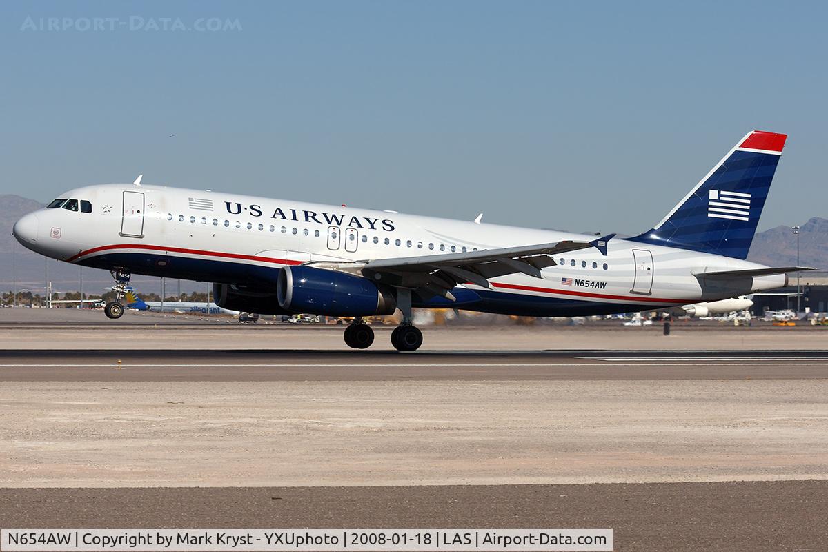 N654AW, 1999 Airbus A320-232 C/N 1050, Landing via RWY25L.