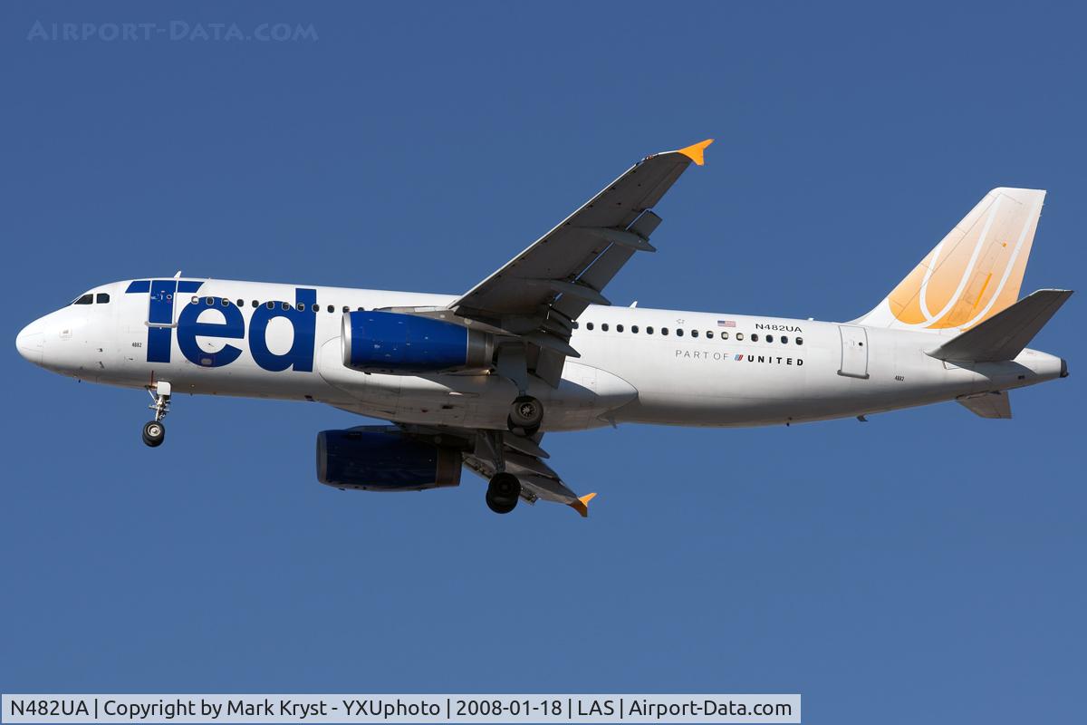 N482UA, 2001 Airbus A320-232 C/N 1584, Final for RWY25L.
