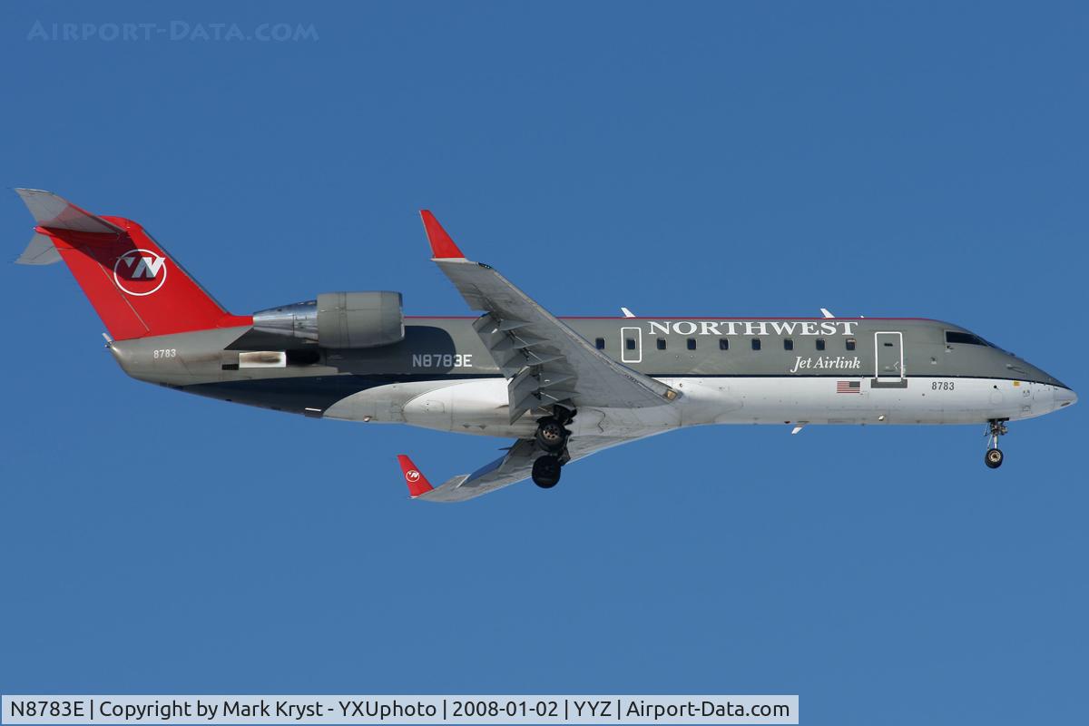 N8783E, 2003 Bombardier CRJ-200 (CL-600-2B19) C/N 7783, Final for RWY05.