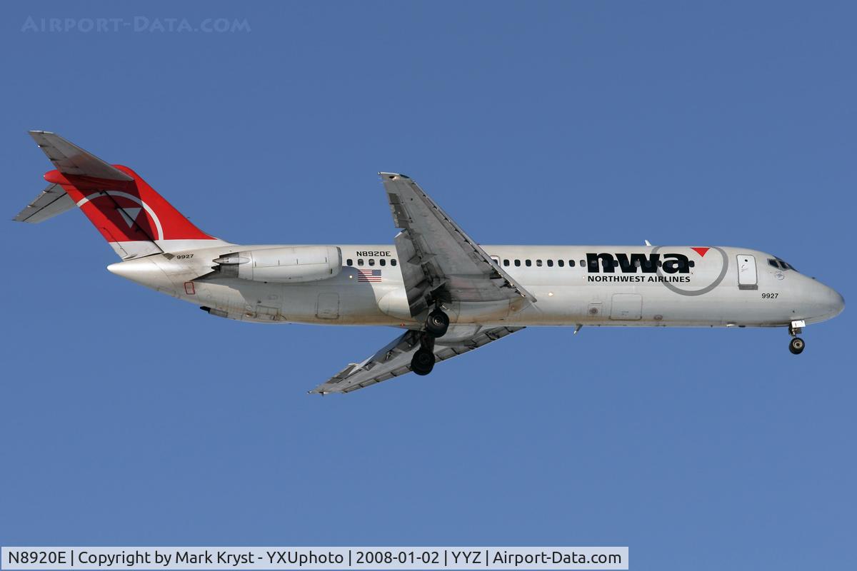 N8920E, 1967 Douglas DC-9-31 C/N 45835, Short final for RWY05.