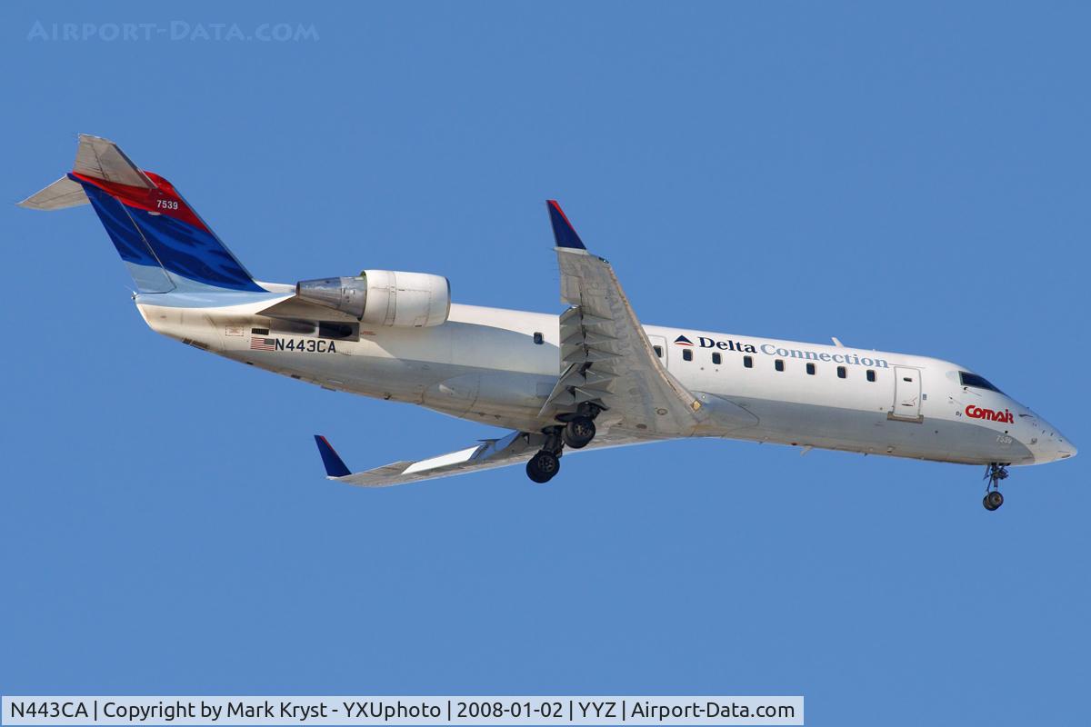 N443CA, 2001 Bombardier CRJ-200ER (CL-600-2B19) C/N 7539, Short final for RWY06L.