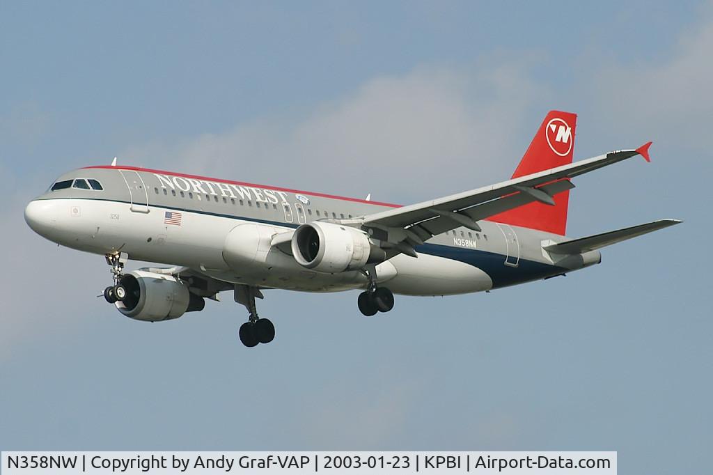 N358NW, 1998 Airbus A320-212 C/N 832, Northwest A320