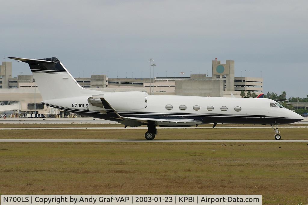 N700LS, 2006 Bombardier BD-700-1A11 Global 5000 C/N 9217, Gulf 4