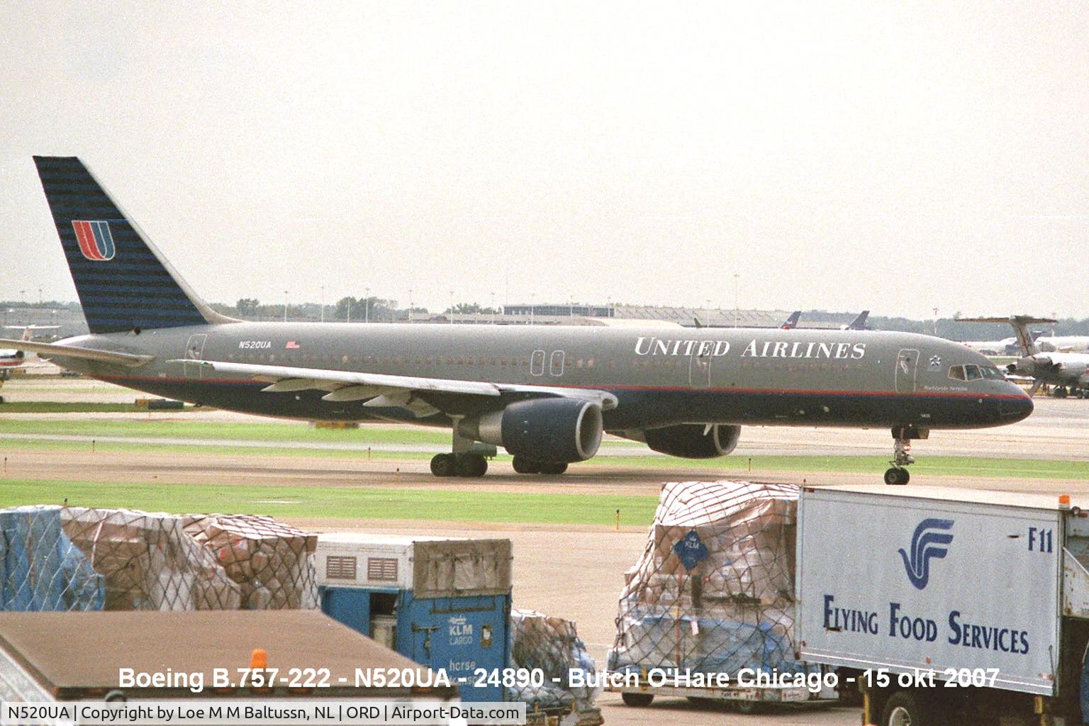 N520UA, 1990 Boeing 757-222 C/N 24890, Passing by Terminal-2