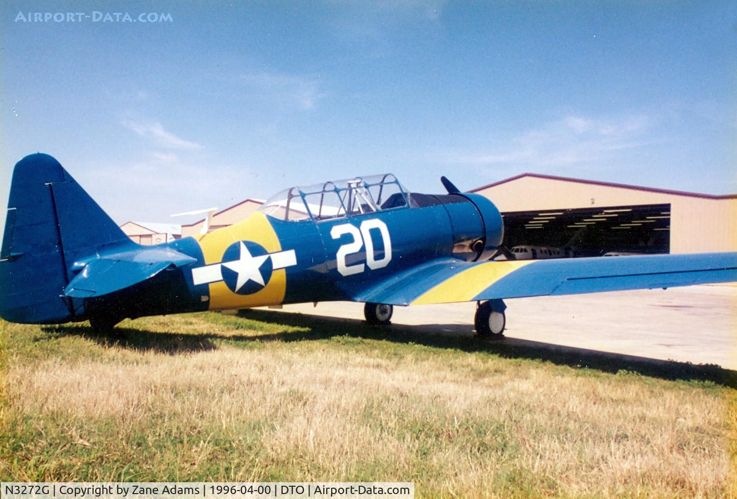 N3272G, 1942 North American SNJ-5 Texan Texan C/N 84826, At Denton
