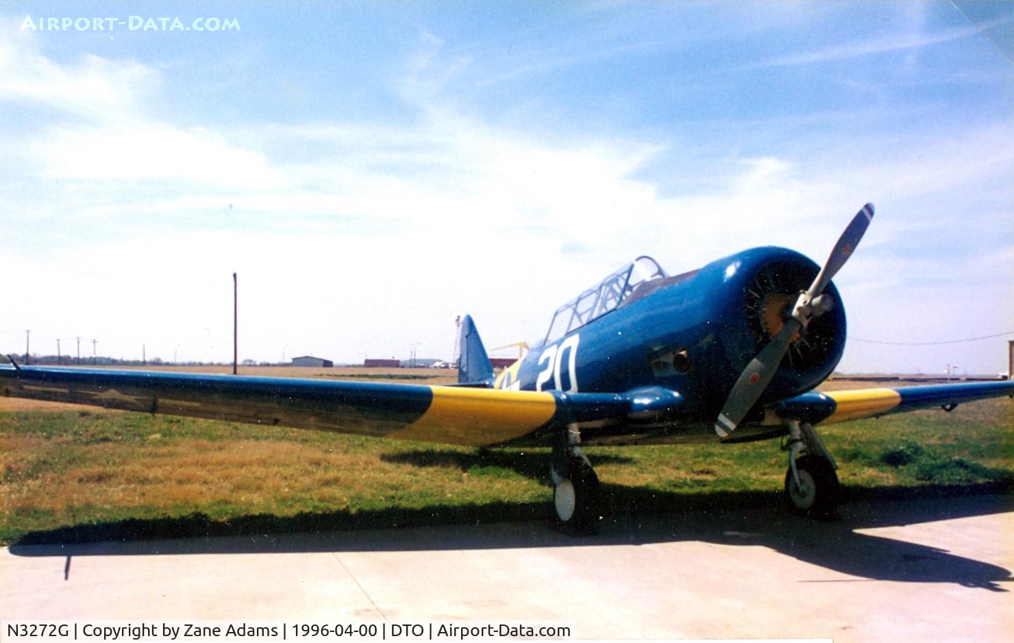 N3272G, 1942 North American SNJ-5 Texan Texan C/N 84826, At Denton
