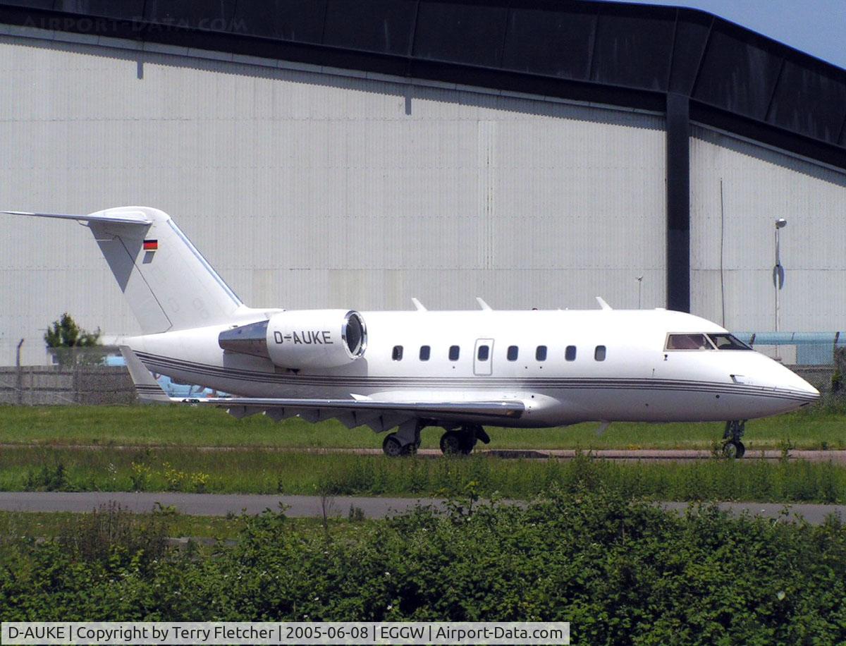 D-AUKE, 1998 Bombardier Challenger 604 (CL-600-2B16) C/N 5389, German Challenger at Luton in 2005
