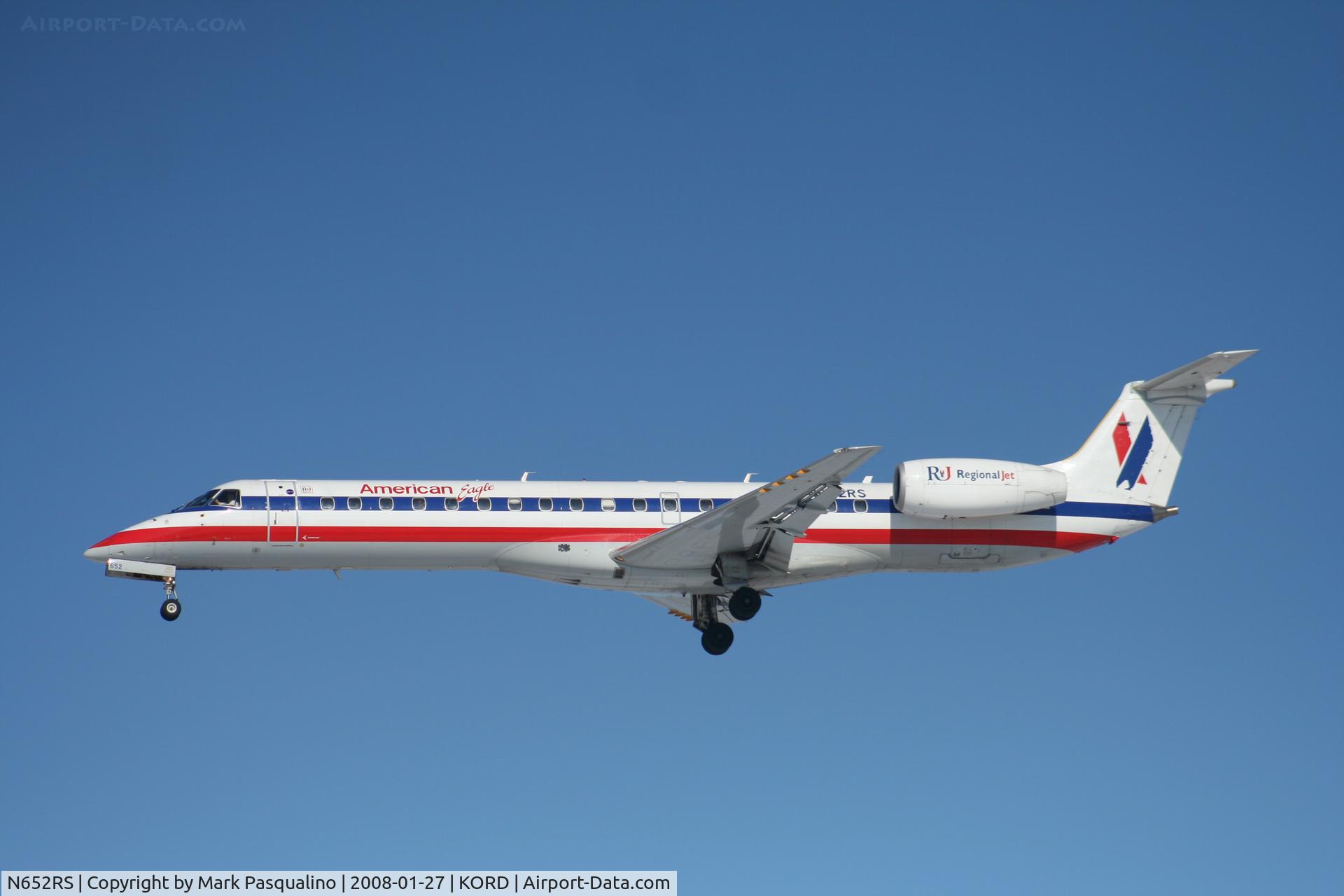 N652RS, 2001 Embraer ERJ-145LR (EMB-145LR) C/N 145432, EMB-145LR