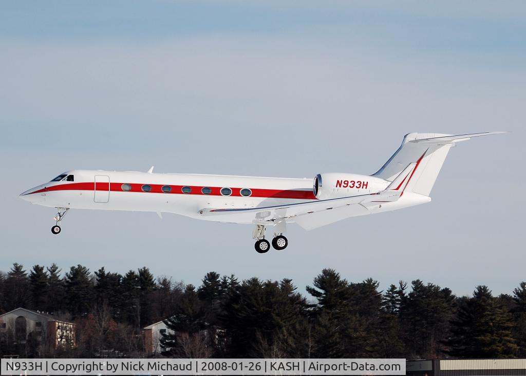 N933H, 2005 Gulfstream Aerospace GV-SP (G550) C/N 5077, Honeywell's G550 glides down to Nashua