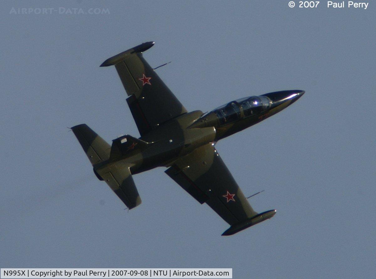 N995X, 1983 Aero L-39C Albatros C/N 332507, Pulling up and starboard on takeoff for her last show sortie of the day