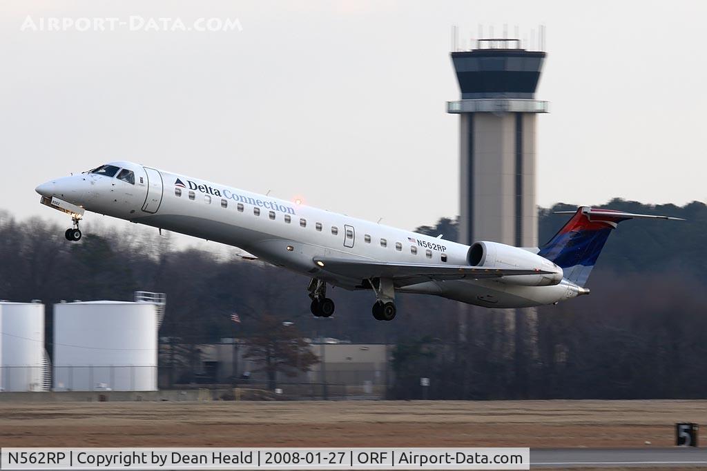 N562RP, 2002 Embraer ERJ-145LR (EMB-145LR) C/N 145451, Delta Connection (by Chautauqua Airlines) N562RP (FLT CHQ6256) departing RWY 5 enroute to Boston Logan Int'l (KBOS) on a cold & cloudy day in Norfolk, VA.