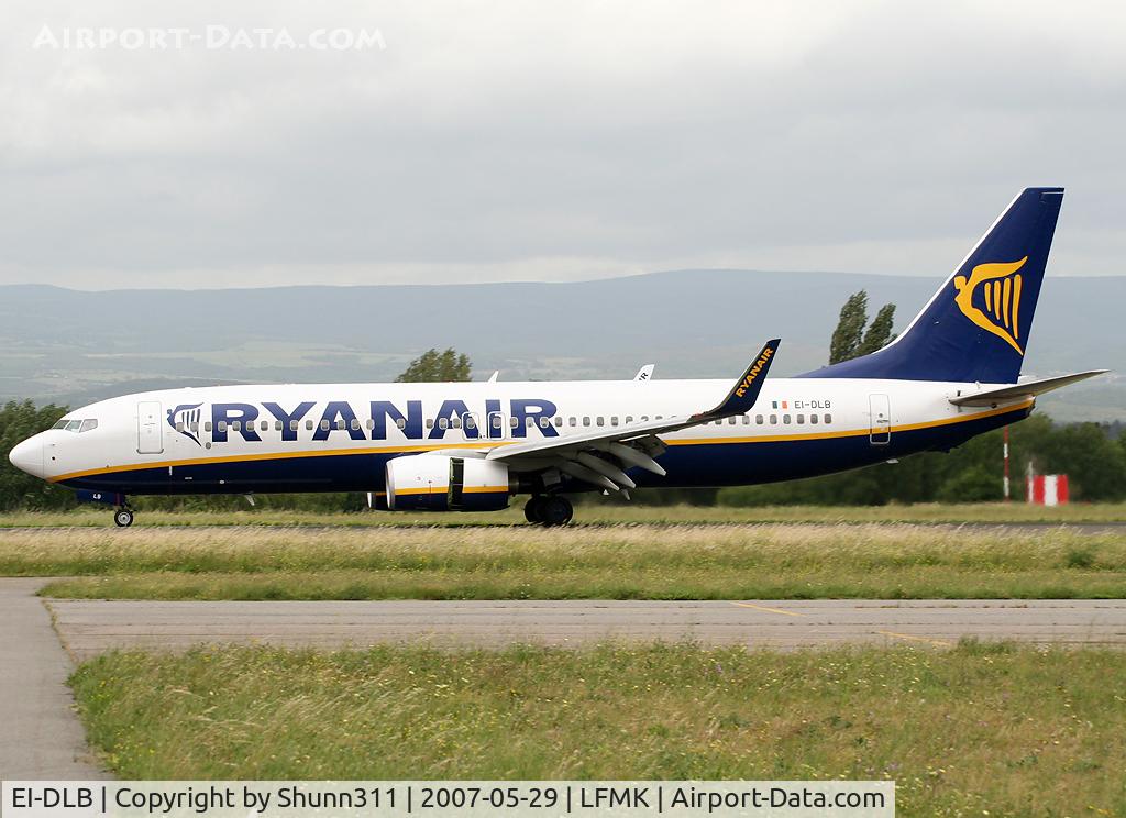 EI-DLB, 2005 Boeing 737-8AS C/N 33584, Landing rwy 28