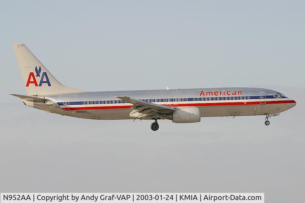 N952AA, 2000 Boeing 737-823 C/N 30088, American Airlines 737-800