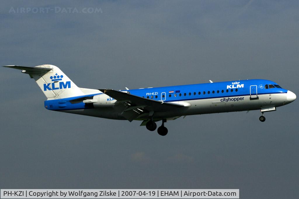 PH-KZI, 1997 Fokker 70 (F-28-0070) C/N 11579, visitor
