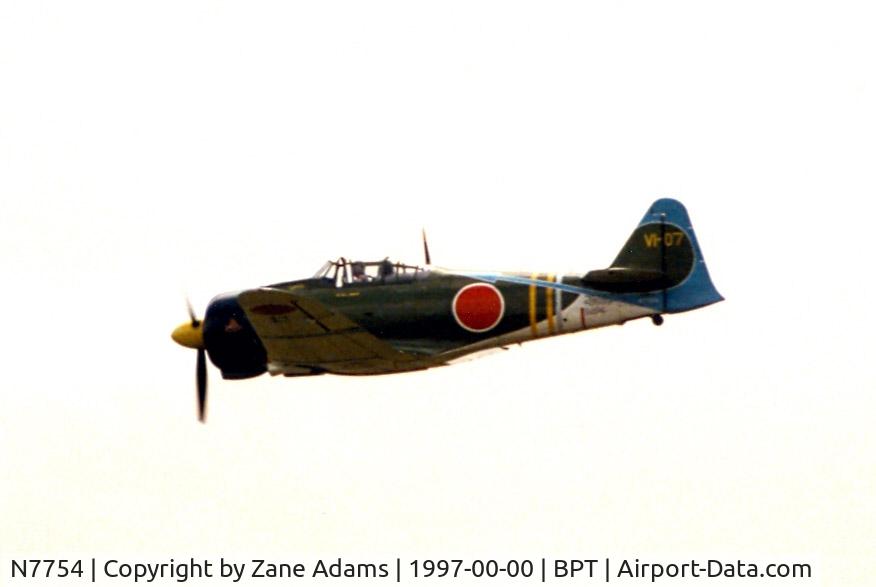 N7754, 1952 Canadian Car & Foundry Harvard MK IV C/N CCF4-215, Replica Zero at Beaumont Airshow