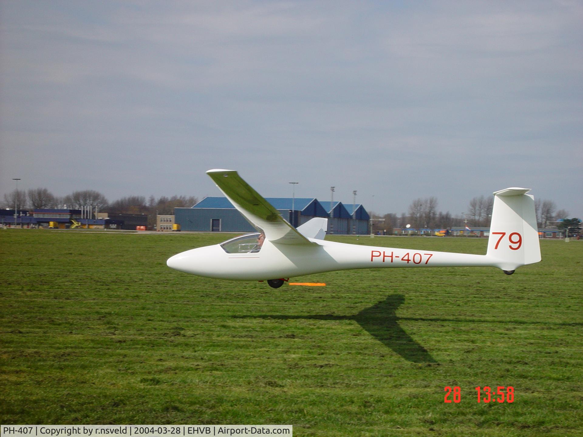 PH-407, 1976 Glasflugel H-205 Club Libelle C/N 143, m.nube first flight