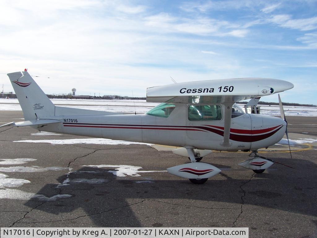 N17016, 1972 Cessna 150L C/N 15073583, Ready for refueling