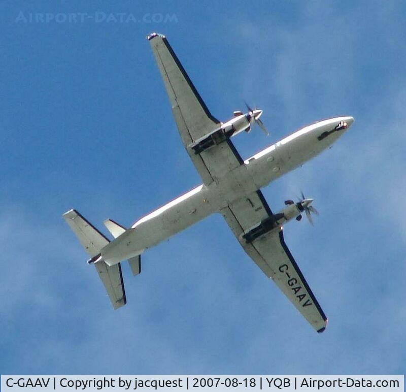 C-GAAV, 1996 Beech 1900D C/N UE-235, On approach to runway 30