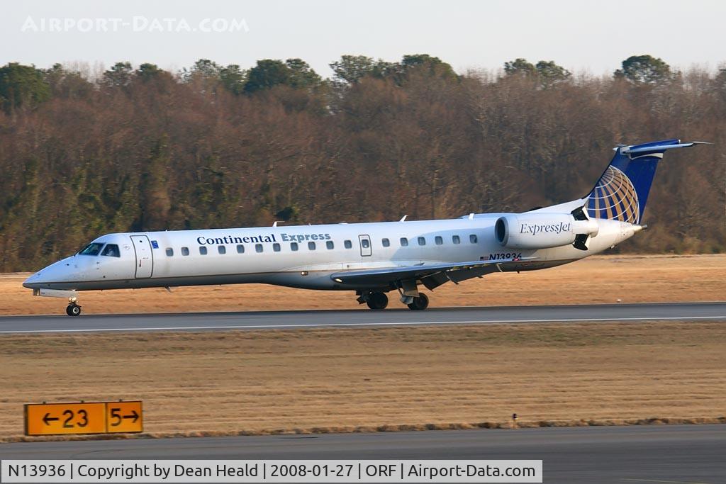 N13936, 1997 Embraer EMB-145EP (ERJ-145EP) C/N 145025, Continental Express (Operated by ExpressJet) N13936 (FLT BTA2987) rolling out on RWY 5 after arrival from Newark Liberty Int'l (KEWR).