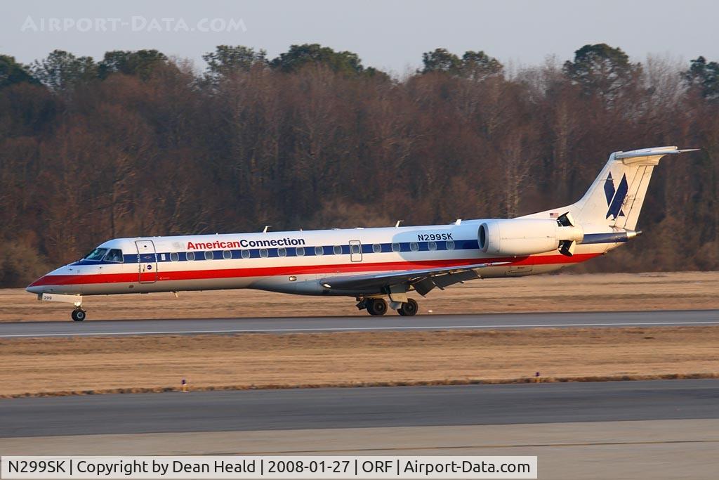 N299SK, 2001 Embraer ERJ-140LR (EMB-135KL) C/N 145532, American Connection (Chautauqua Airlines) N299SK (FLT CHQ5348) rolling out on RWY 5 after arrival from Lambert St. Louis Int'l (KSTL).