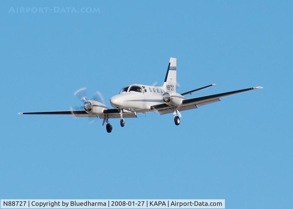 N88727, 1982 Cessna 441 Conquest II C/N 441-0267, Approach to 17L.