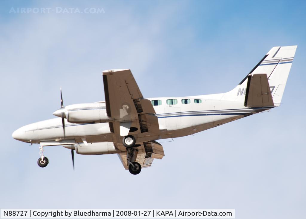 N88727, 1982 Cessna 441 Conquest II C/N 441-0267, Approach to 17L.