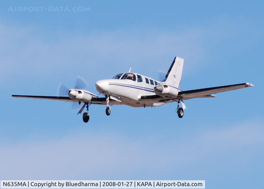 N635MA, Cessna 402C C/N 402C0634, Approach to 17L.