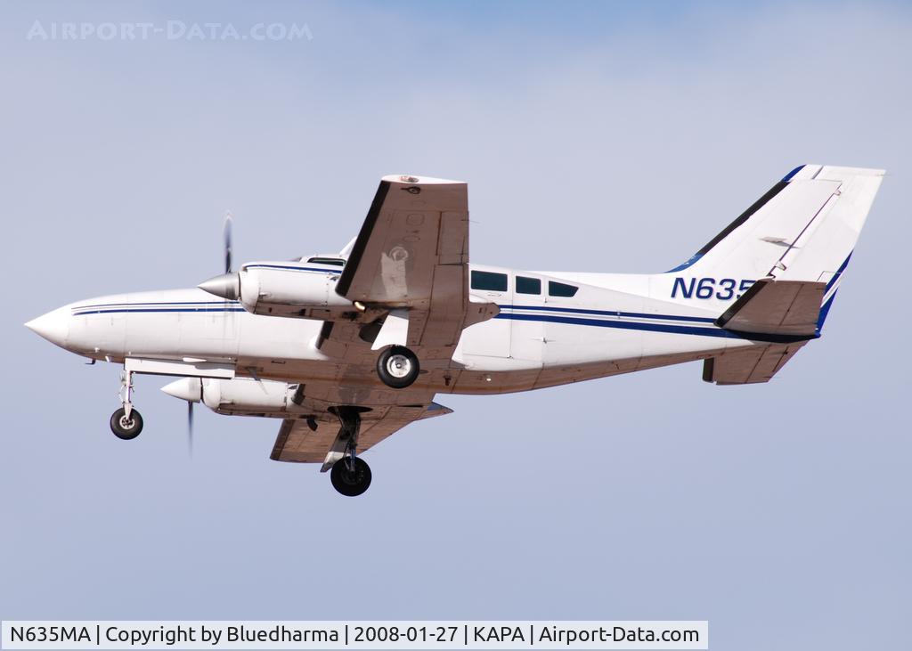 N635MA, Cessna 402C C/N 402C0634, Approach to 17L.