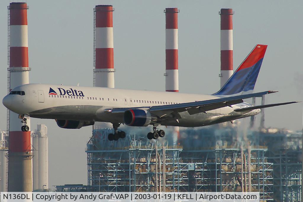 N136DL, 1991 Boeing 767-332 C/N 25146, Delta Airlines 767-300