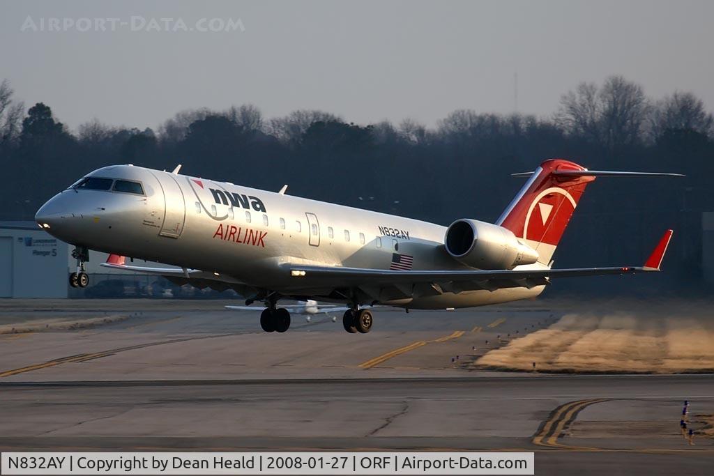 N832AY, 2005 Bombardier CRJ-200ER (CL-600-2B19) C/N 8032, NWA Airlink (by Pinnacle Airlines) N832AY (FLT FLG5826) departing RWY 5 enroute to Detroit Metro Wayne County (KDTW).