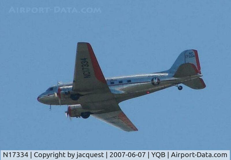 N17334, 1937 Douglas DC-3-178 C/N 1920, On approach