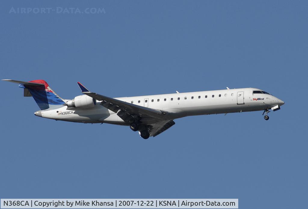N368CA, 2003 Bombardier CRJ-700 (CL-600-2C10) Regional Jet C/N 10075, Delta Connection CRJ-701 on short final
